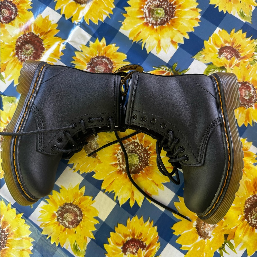 Doc Martens Toddler Leather Boots - Picture 3 of 7